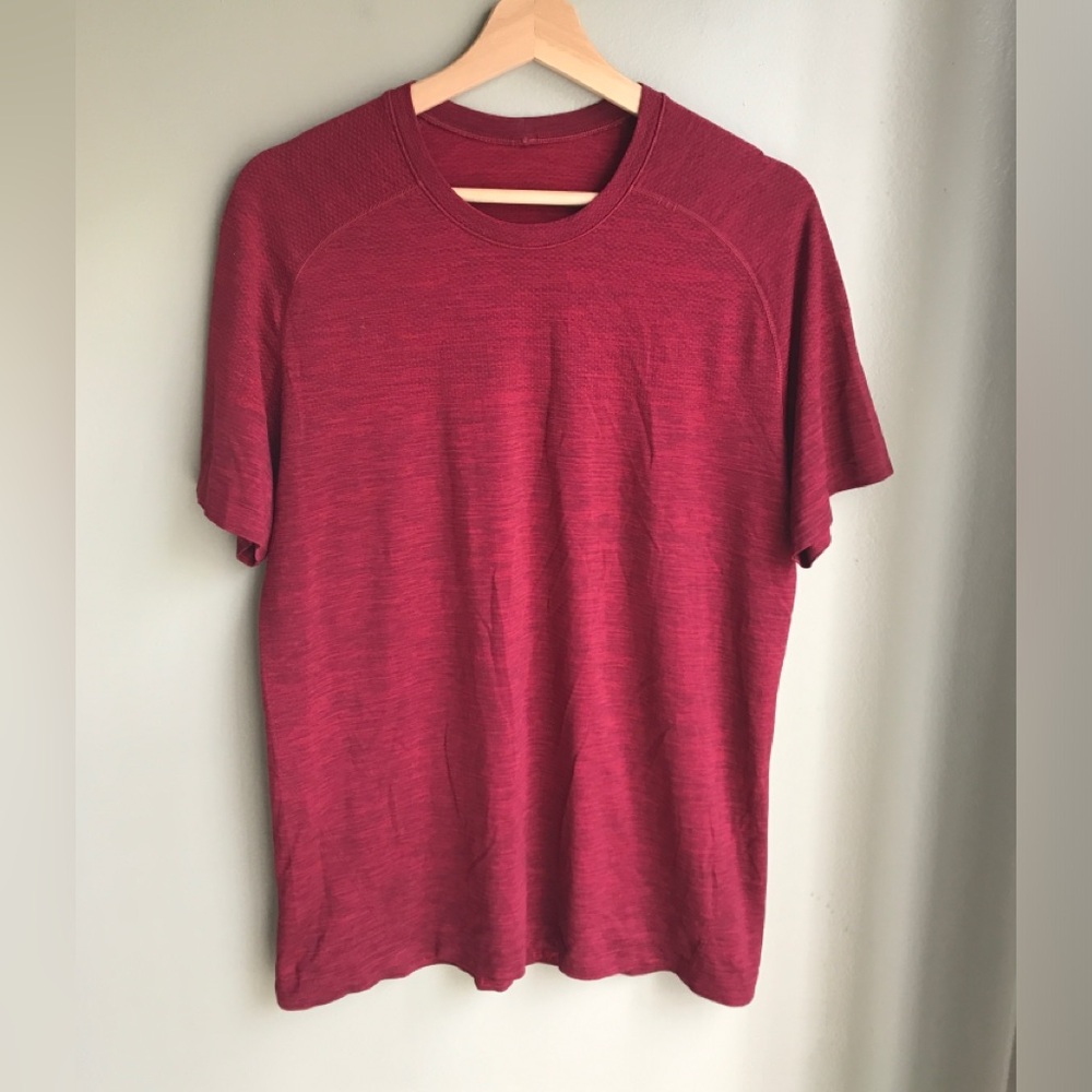 Lululemon Metal Vent Tech Short Sleeve
Red Size: M